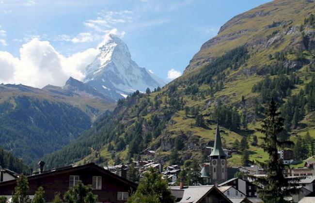 Die Arve bevölkert ein schmales Verbreitungsgebiet zwischen 1'500 m und 2'500 m Höhe in den Alpen. 