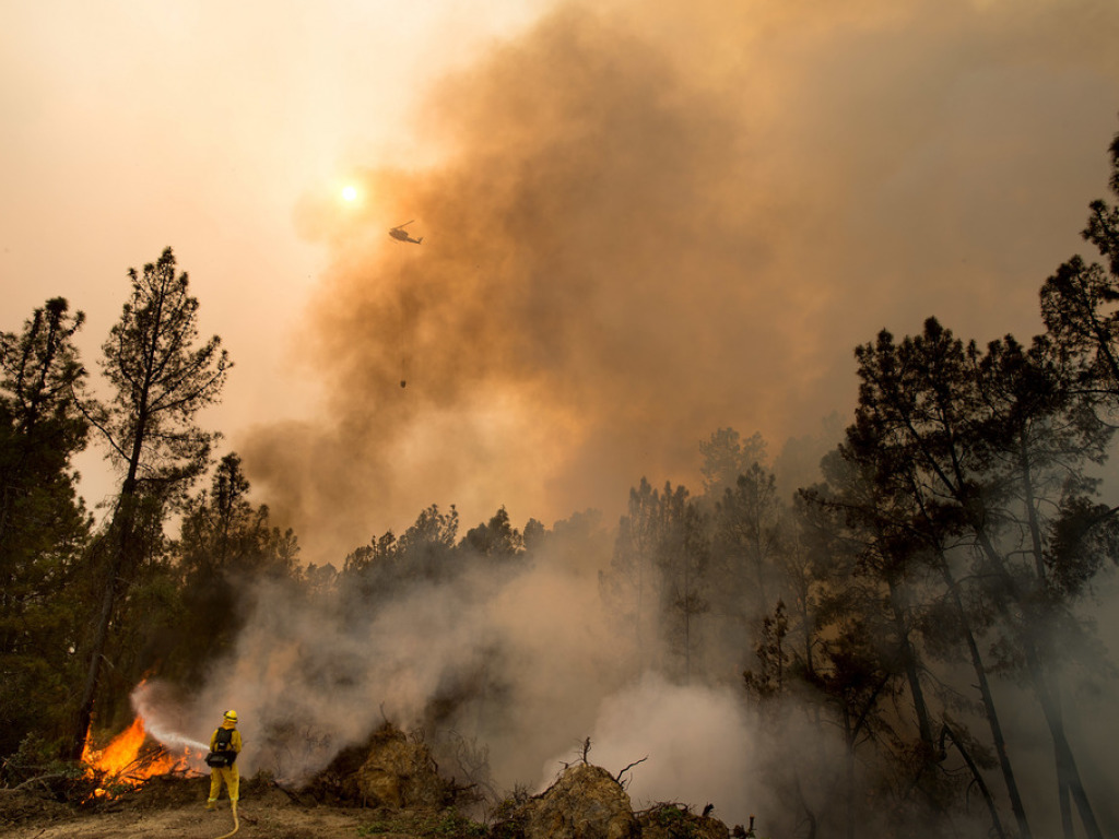 Hunderte Menschen Fliehen Vor Waldbr Nden In Kalifornien Ch