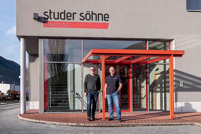 Die Studer Söhne Elektro AG in Visp gehört zu den ältesten Oberwalliser Familienunternehmen in der Elektrobranche. Lothar (links) und Marco Studer führen das Familienunternehmen bereits in der dritten Generation.