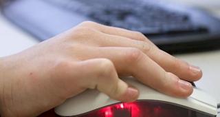 Internetkriminalit&auml;t. Die Anzahl Cyberbetrugsf&auml;lle nimmt zu. Die Schweizer Polizeikorps machen nun mit einer nationalen Pr&auml;ventionskampagne auf die Gefahr aufmerksam. (Symbolbild)