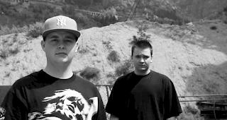 Die &laquo;Clifftop Vandalz&raquo; sind ein Walliser Hip-Hop-Duo, bestehend aus Diego Seematter (links) und Severin Seiler.