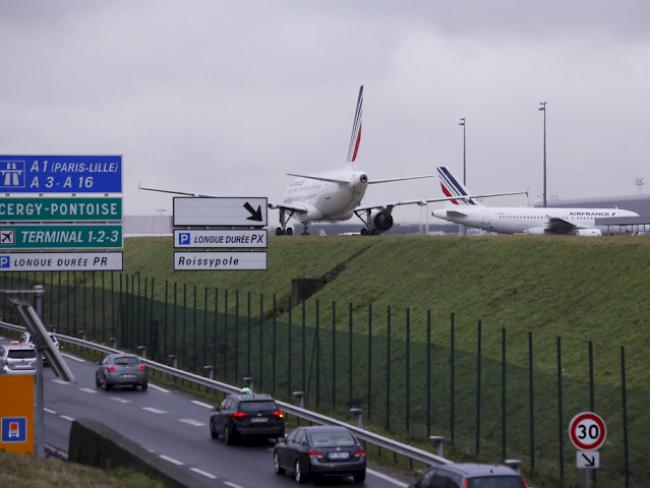 Air France-Flugzeuge am Flughafen Charles-de-Gaulle (Symbolbild)