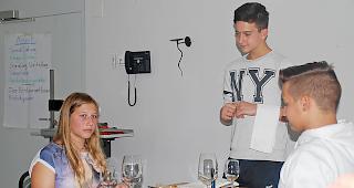 Ladies und Gentlemen&raquo;: Das Projekt &laquo;Ich bin mehr&raquo; vermittelt Umgangsformen und Respekt.