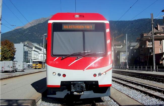 Zwischen Fiesch und Zermatt wird der Halbstundentakt eingeführt.