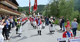 Festumzug 74. Oberwalliser Tambouren- und Pfeiferfest in B&uuml;rchen