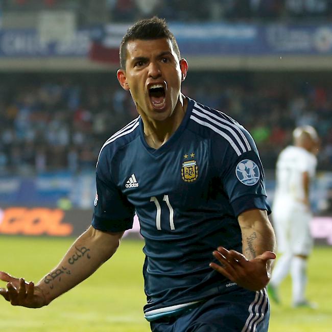 Sergio Agüero freut sich über das einzige Tor der Partie