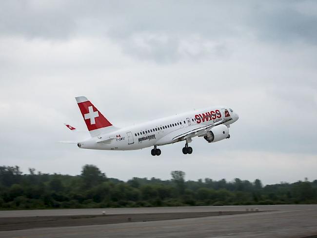 Test bestanden: Nach ihrem Abflug in Kanada (Bild) und einem Zwischenstopp in Frankreich ist eine Test-Maschine der neuen C-Series von Bombardier am Mittwochabend auf dem Flughafen Zürich problemlos gelandet. Ab dem kommen Jahr fliegt die Swiss mit diesem Typ