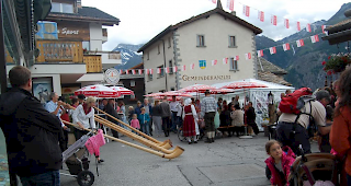 Der Auftakt der Brauchtumswoche erfolgt am Samstag, 18. Juli 2015 mit dem Greechner M&auml;rt und Festbetrieb auf dem Dorfplatz.