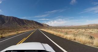 Mit einem weissen Mustang 2014 fuhr Damian L&ouml;tscher quer durch die USA.