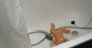 Dem Schweizer wird vorgeworfen, den Knaben dreimal sexuell missbraucht zu haben. (Symbolbild)