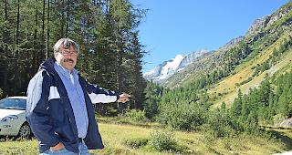 Silvan Oggier, Gemeinde-Vizepr&auml;sident Turtmann-Unterems: &laquo;Hier entsteht ein Parkplatz.&raquo;