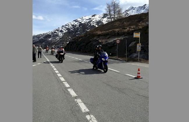Am Sonntag war der Simplonpass wieder Schauplatz der traditionellen Motorradsegnung. 5. Mai 2013