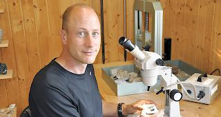 Ewald Gorsatt: &laquo;Viele Mineralien offenbaren erst unter dem Mikroskop ihre Sch&ouml;nheit.&raquo;