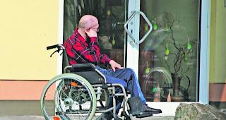 Etwas vergesslich, oder&hellip;? Eine beginnende Demenz macht sich leise bemerkbar. 