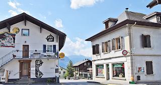 Das Restaurant (l.) &ouml;ffnet wieder, die Zukunft des Konsums gegen&uuml;ber ist nicht gesichert.