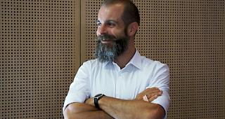 Ren&eacute;-Philippe Meyer, Kulturberater bei der Dienststelle f&uuml;r Kultur Wallis, informiert &uuml;ber die Unterst&uuml;tzunsangebote des Kantons.