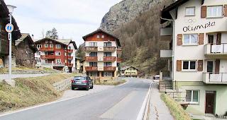 Keine &laquo;Flickerei&raquo; mehr: Der Kanton will die Strasse durch Saas-Balen sanieren.