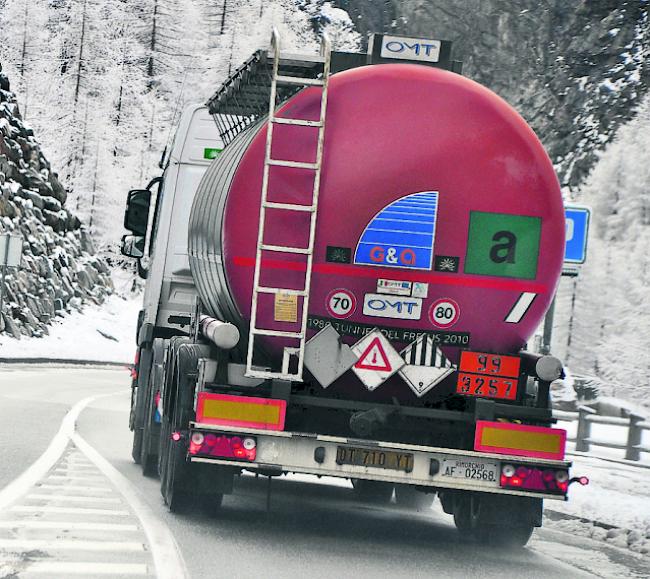 Hausgemacht. Im Schnitt fahren pro Tag 215 von 320 Lastwagen am Simplon vom und ins Wallis.