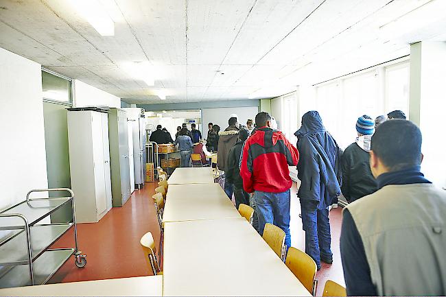 Pro Woche kommen rund 60 Asylbewerber im Wallis an.