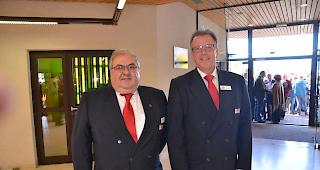 Wechsel. Jean-Maurice Delasoie (links) trat nach sechs Jahren an der Spitze des Kantonalen Musikverbandes Wallis zur&uuml;ck. Sein Nachfolger ist Michel Rey.