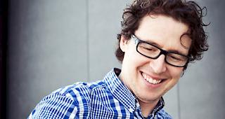 Ren&eacute; Providoli aus Leuk ist Primarlehrer und Werklehrer an der Kunstgewerbeschule in Z&uuml;rich sowie Erziehungswissenschafter. Der Vater von drei Kindern arbeitet ferner im Teilpensum als Dozent an der P&auml;dagogischen Hochschule Wallis und ist Gesch&auml;ftsf&uuml;hrer von &laquo;explore-it!&raquo;. 