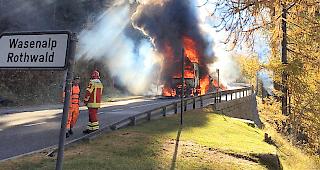 Der LKW-Unfall auf der Passstrasse verschmutzte zwei von sieben Quellen in Ried-Brig.