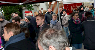 Das Weindorf Salgesch l&auml;dt am Wochenende zu einem Weihnachtsmarkt und zu einem Besuch von Kellereien ein.