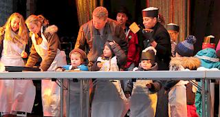 Das Backen mit Kindern wird von Gaumenzauber unterst&uuml;tzt und stiess auf grosse Begeisterung.