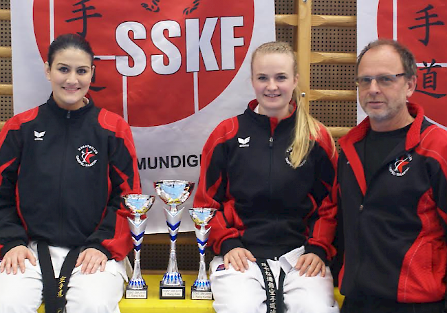 Von links: Chantal Steiner und Nathalie Schmidt mit ihrem Trainer Norbert Schmidt.