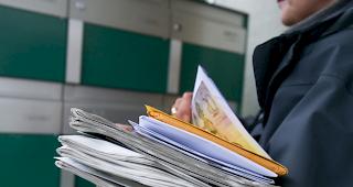 Statt die Briefe zu verteilen, hat der Postbote Tausende gehortet. (Symbolbild)