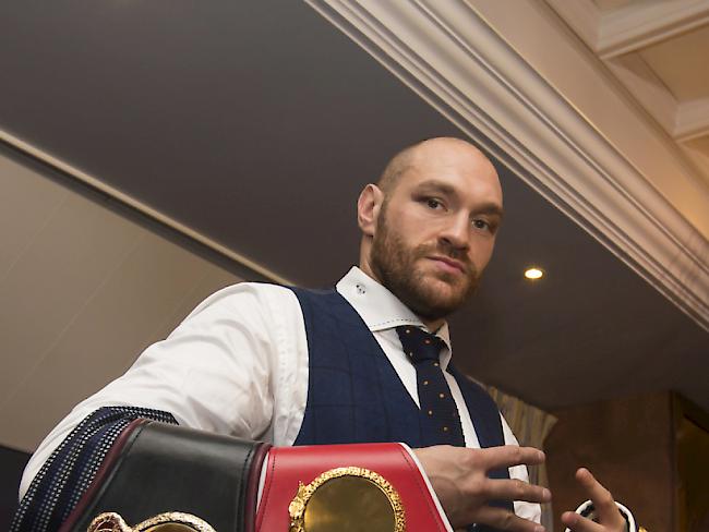 Schwergewichts-Weltmeister Tyson Fury hat bereits einen von drei WM-Gürteln wieder abgeben müssen