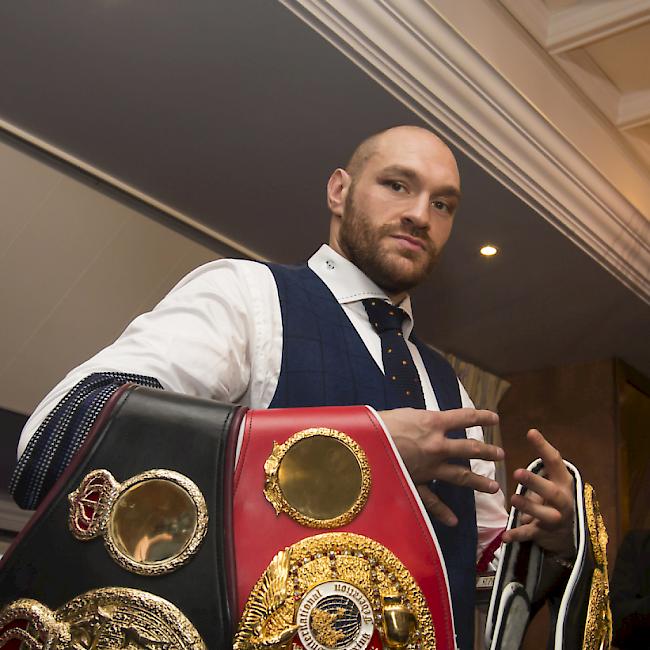 Schwergewichts-Weltmeister Tyson Fury hat bereits einen von drei WM-Gürteln wieder abgeben müssen