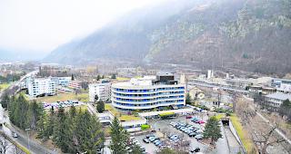 Die Spit&auml;ler verrechnen k&uuml;nftig zulasten der obligatorischen Krankenpflegeversicherung einen Taxpunktwert von 0.89 Franken. Im Bild das Spital Brig.  