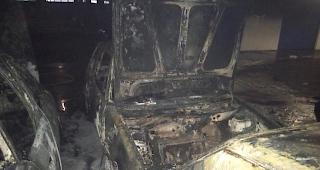 Grosser Sachschaden: Ausgebrannte Fahrzeuge in der Tiefgarage.