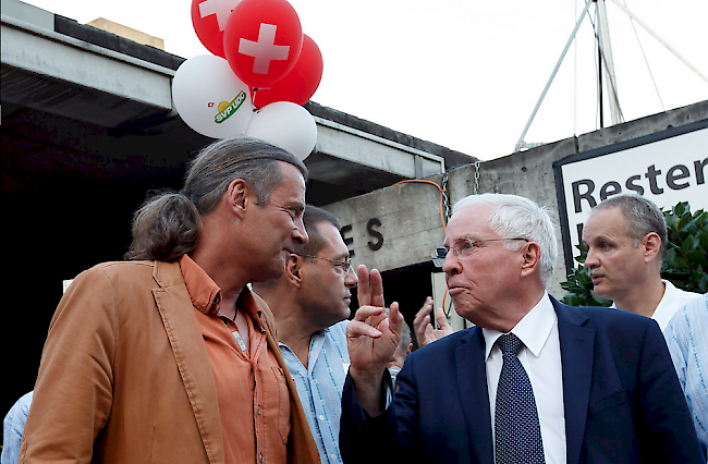 Oskar Freysinger und Christoph Blocher bei einem gemeinsamen Wahlkampfauftritt im Wahljahr 2015.