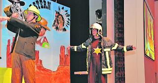 Promibesuch. DJ Gabal&ouml;tzi mit seinen Wahnsinns-Waden.  