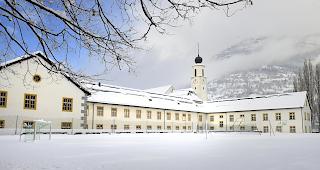 Der historische Trakt des Kollegium Spiritus Sanctus in Brig war einst als barocker Prunkbau geplant &ndash; schlussendlich jedoch schlicht ausgef&uuml;hrt worden.