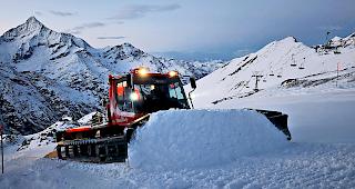 W&auml;hrend der Pistenpr&auml;parierung sind immer &ouml;fter Skitoureng&auml;nger auf gesperrten Pisten unterwegs. Dabei kommt es oft zu gef&auml;hrlichen Begegnungen. Die Bergbahnen wollen handeln.
