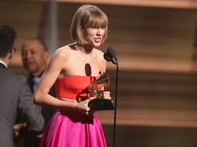 Glückszahl "1989": Taylor Swift gewinnt mit dem gleichnamigen Album einen Grammy.