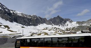 PostAuto Schweiz AG will die Gelder zur&uuml;ckbezahlen. (Archiv)