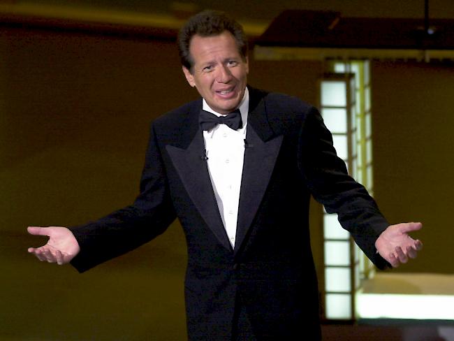 Garry Shandling als Moderator der Emmy Awards 2000. Der US-Komiker starb nach Medienberichten nach einem Herzinfarkt. (Archivbild)