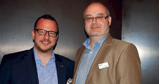 AMO-Pr&auml;sident Philipp Matthias Bregy (links) mit Schulleiter Amad&eacute; Schnyder.