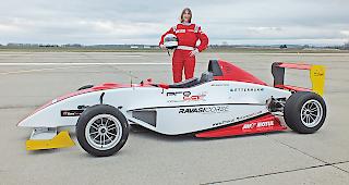 Franziska Martig mit dem Formel-4-Boliden: &laquo;Will m&ouml;glichst viele Erfahrungen sammeln.&raquo;