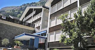 Die Zermatter Schulh&auml;user &laquo;Walka&raquo; werden abgerissen und neu gebaut.