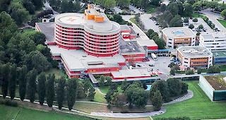 Wie viele Mitglieder soll die Generaldirektion von Spital Wallis k&uuml;nftig haben? Dies will der Verwaltungsrat Ende Monat entscheiden.