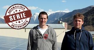 Strom vom Dach. Johann Eberhardt und Beat Ruppen sind von der Zukunft der Solarenergie &uuml;berzeugt.