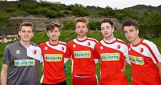 Die Oberwalliser J&eacute;r&ocirc;me Martig, Kevin Locher, Thibaut Cortat, Cyrill Holzer und Sandro Theler (v.l) spielen am Samstag im U16-Cupfinal mit dem FC Sitten.