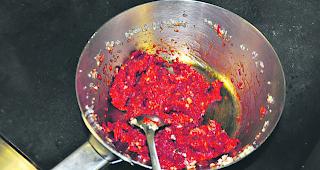 Schuss Bier inklusive. Die Barbequesauce serviert der Maestro zu Schwein, Kalb oder Rippchen.