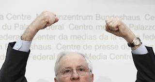 SVP-Chefstratege Christoph Blocher im Fr&uuml;hjahr 2015, als die SVP mit der Unterschriftensammlung zur Selbstbestimmungsinitiative begann.