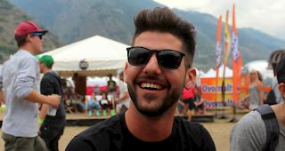 Christoph Spörri ( 26), Chur: «Mein Kollege ist heute ohne Hosen im Zelt aufgewacht. Sein Handy und seine Brieftasche wurden ihm zurückerstattet. Aber niemand weiss genau, wo seine Hose abgeblieben ist - und unter welchen Umständen sie verloren ging.»